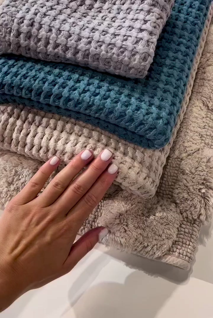 Aura Silver Luxury Bath Towels