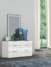 Lillianna White & Flannel Grey Bedroom Set