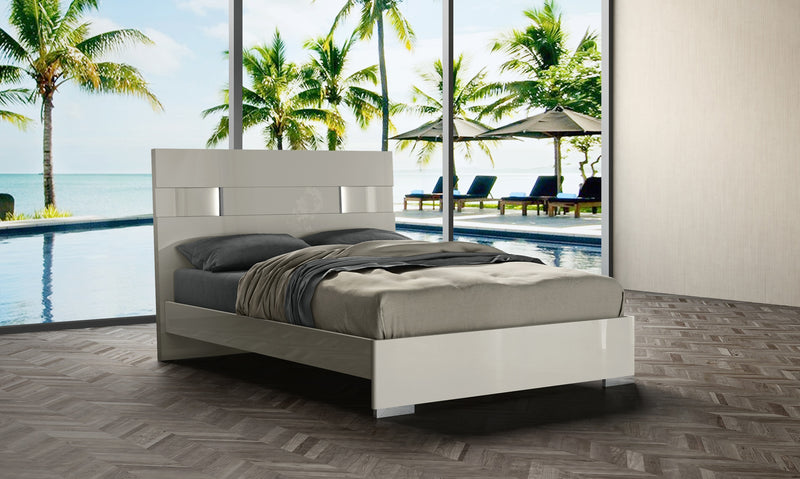 Kallie Grey Lacquer Bed